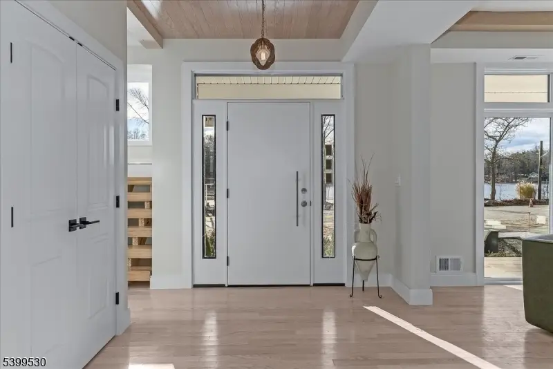 424 Lake Shore Dr, Upper Greenwood Lake, NJ 07421 - Image #2