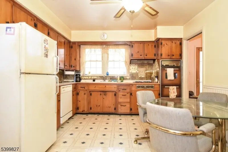 61 Mackay Ave, Waldwick, NJ 07463 - Image #3