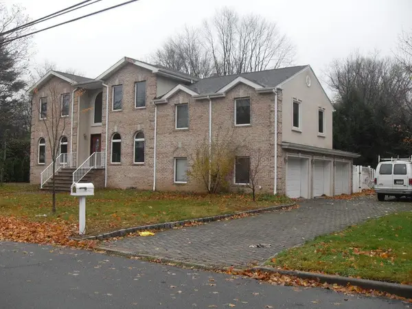 132 Cory Ln #132, Elmwood Park Boro, NJ 07407