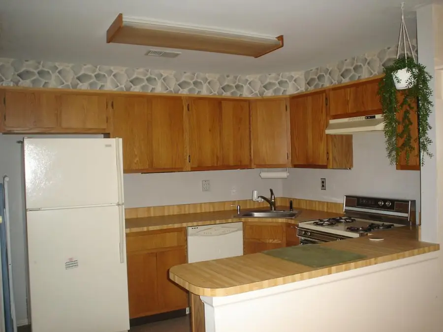 1148 Tanglewood Ln, Scotch Plains, NJ 07076 - Image #2