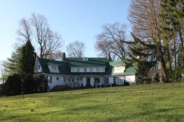 27 Gillespie Rd, Bloomfield Twp., NJ 07003