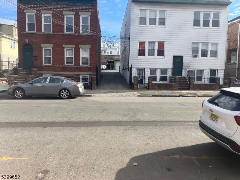 639 N 8th St, Newark, NJ 07107 - Image #1