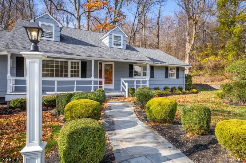 367 Greenbrier Ct, Mountainside, NJ 07092 - Image #3