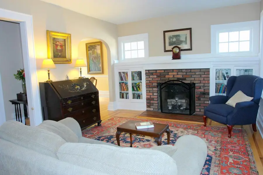 305 Top Ave, Green Brook Township, NJ 08812 - Image #2