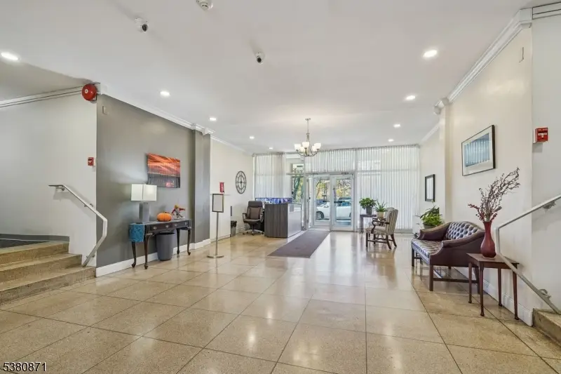 926 Bloomfield Ave 5b #5B, Glen Ridge, NJ 07028 - Image #3