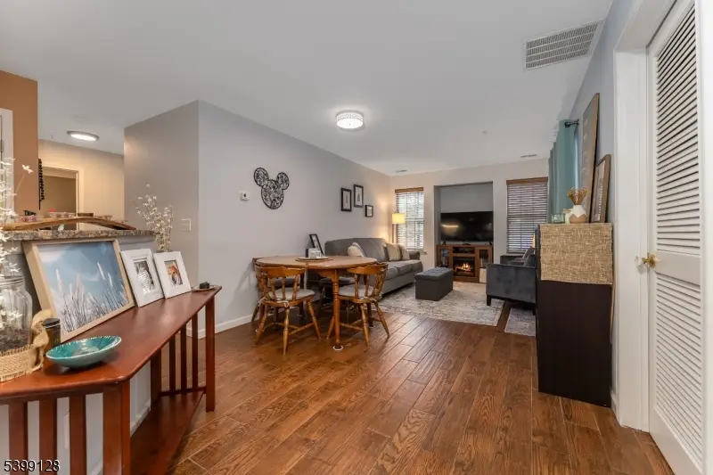 52 Overlook Dr, Lopatcong Overlook, NJ 08886 - Image #3