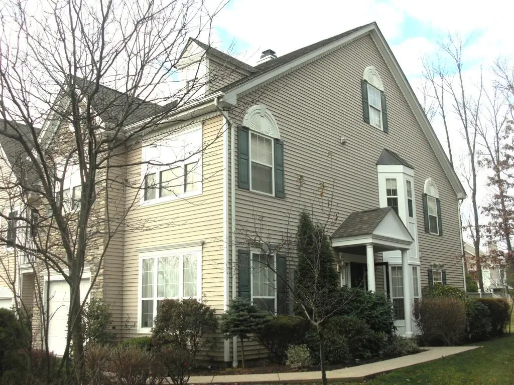 17 Village Glen Rd, Raritan Township, NJ 08822 - Image #1