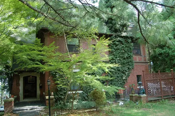 301 South Pkwy, Clifton City, NJ 07014