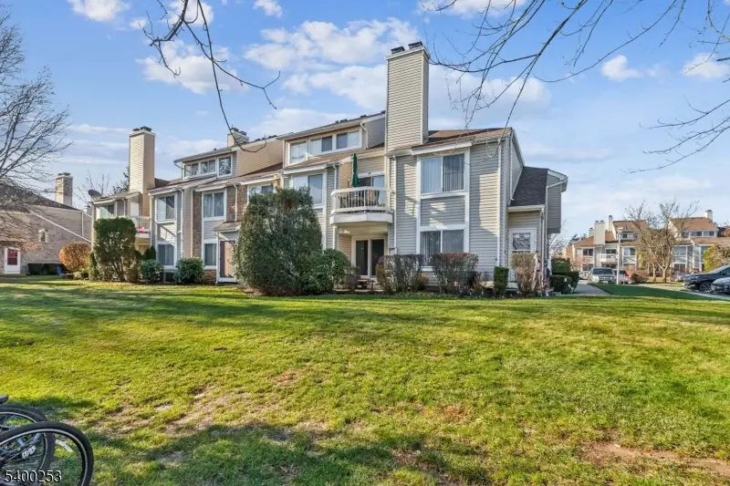 36 Farnham Sq, Sayreville, NJ 08859 - Image #1