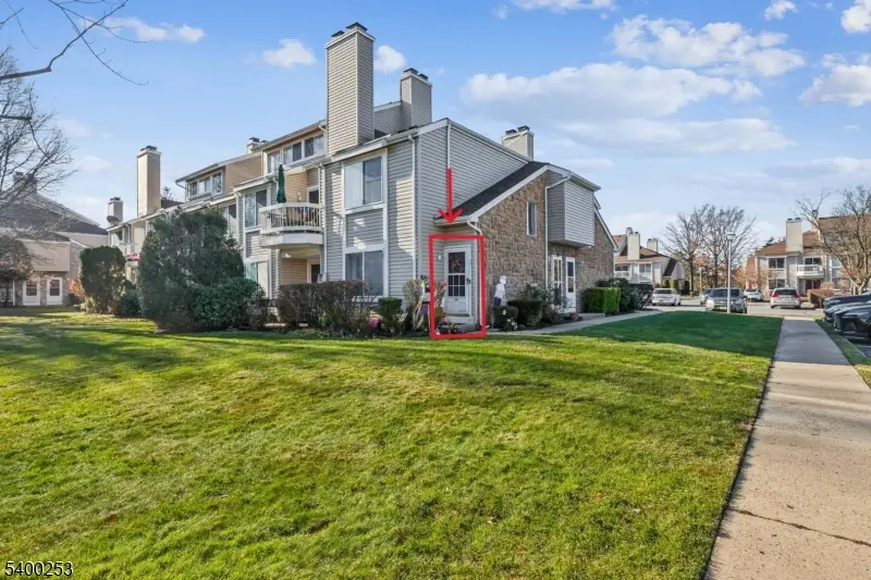 36 Farnham Sq, Sayreville, NJ 08859 - Image #2