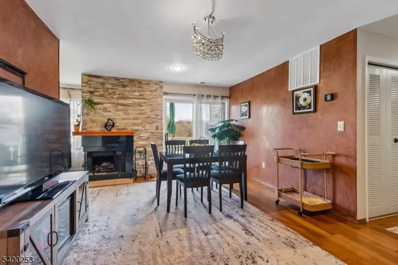 36 Farnham Sq, Sayreville, NJ 08859 - Image #3