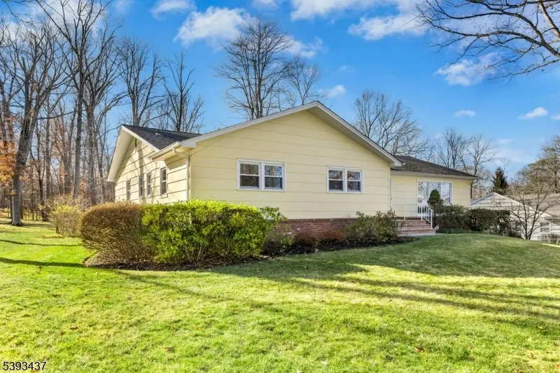 150 Lenape Lane, Berkeley Heights, NJ 07922 - Image #2