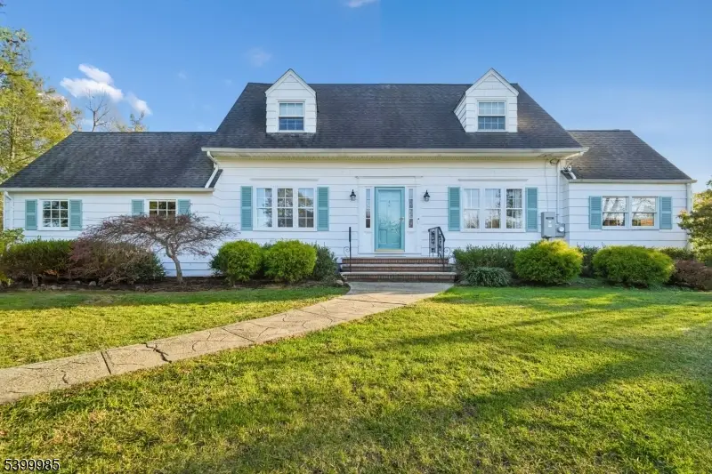 473 Bayberry Ln, Mountainside, NJ 07092 - Image #2