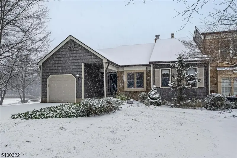 38 Goldfinch Dr, Allamuchy Township, NJ 07840 - Image #2