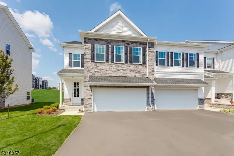 8 Eastwood Ter, East Hanover, NJ 07936 - Image #3