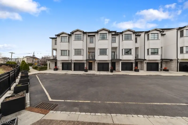 2 Harbor Front Plz, Elizabethport, NJ 07206 - Image #3