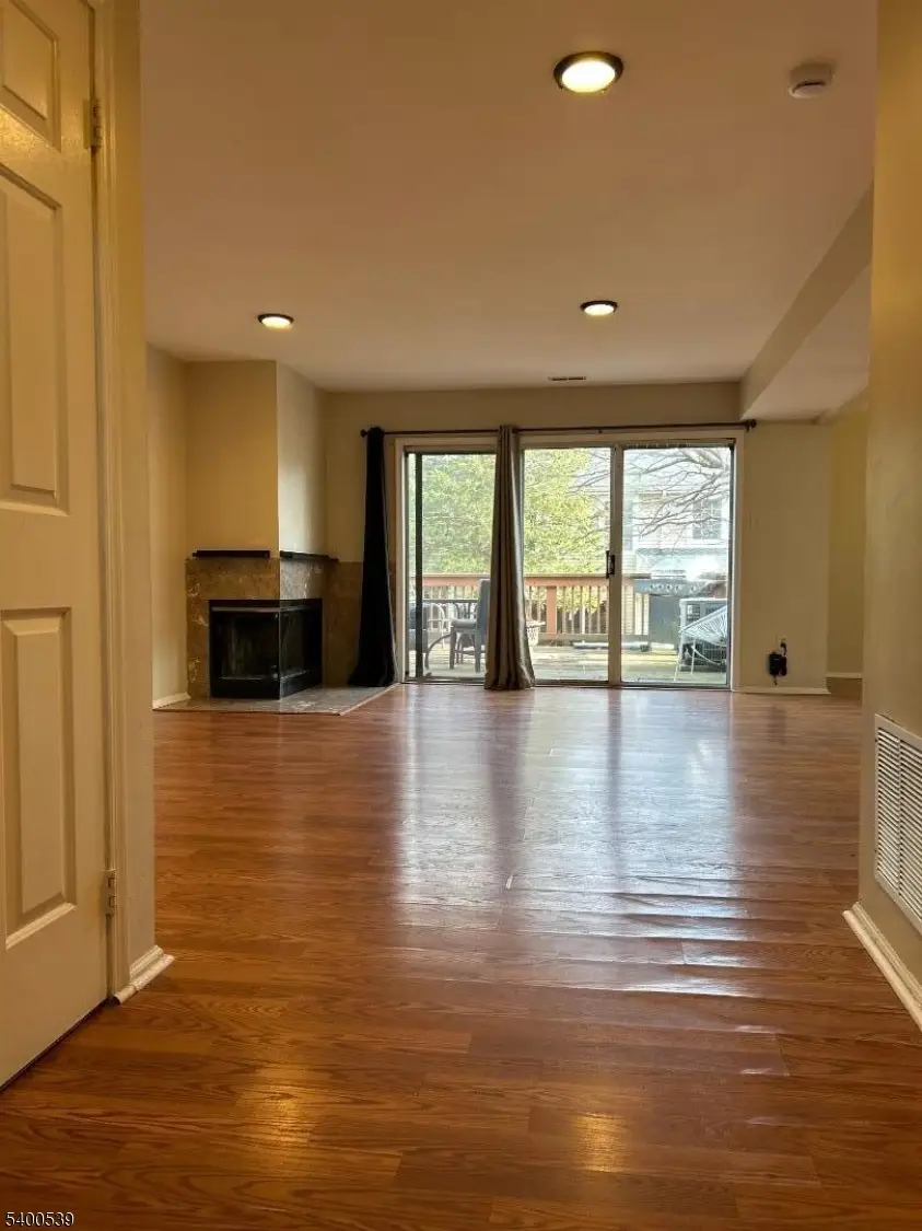 40 Whitby Cir, Franklin Township, NJ 08873 - Image #3