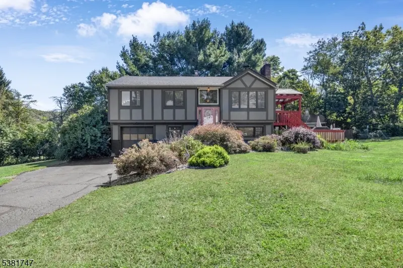 2 Courtland Dr, Wantage, NJ 07461 - Image #1