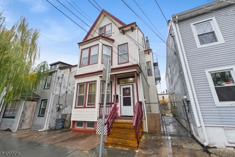 21 Olive St, Paterson, NJ 07501 - Image #2