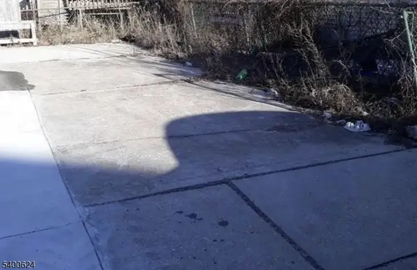 711 Warrena Rd, Atlantic City, NJ 08401