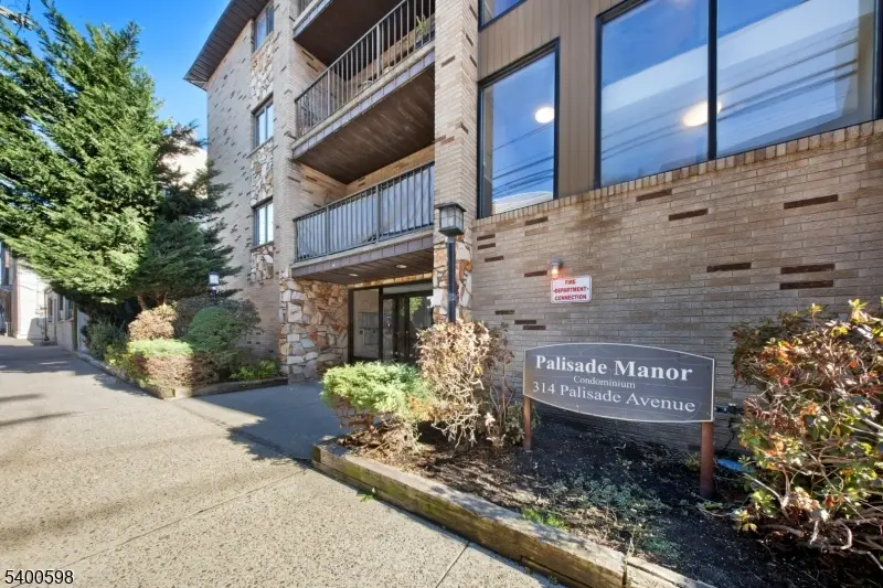 314 Palisade Ave, Cliffside Park, NJ 07010 - Image #1