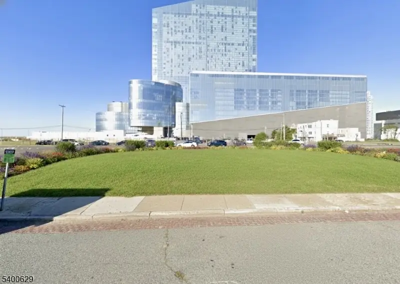 329 Hygeia Pl, Atlantic City, NJ 08401 - Image #1