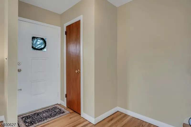 6 Earnshaw Pl, Clifton, NJ 07013 - Image #2