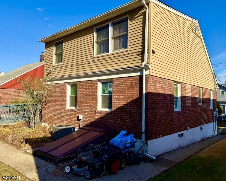 48 Sussex Rd, Bergenfield, NJ 07621 - #3