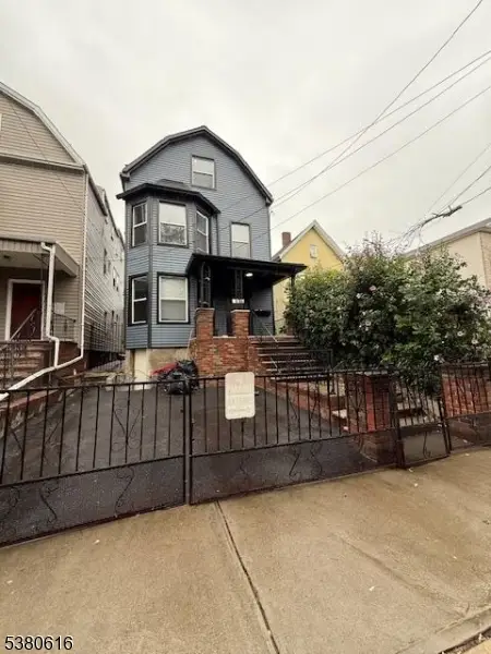 318 N 7th St, Newark, NJ 07107 - Image #2