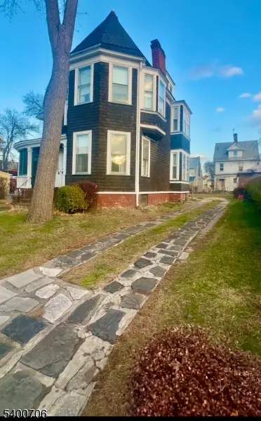 887 Degraw Ave, Newark, NJ 07104 - Image #3