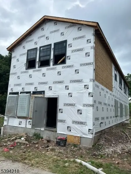 552 S 11th St, Newark, NJ 07103 - Image #1