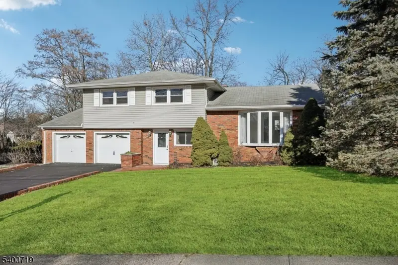 27 Stanford Pl, Preakness, NJ 07470 - Image #1