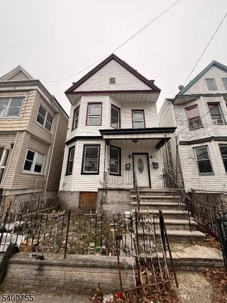 221 Bayview Ave, Jersey City, NJ 07305