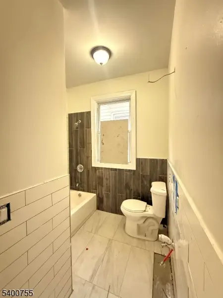 221 Bayview Ave, Jersey City, NJ 07305 - Image #3