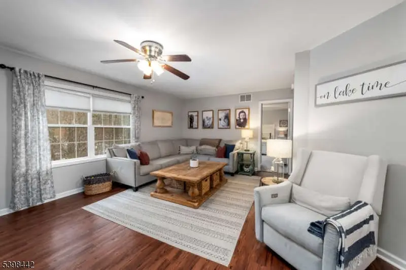 19 Ivy Pl, West Milford, NJ 07480 - Image #3