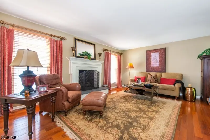 8 Tomahawk Dr, Pines Lake, NJ 07470 - #3