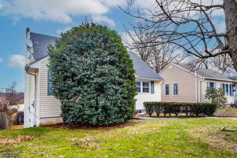 56 Homer Pl, Metuchen, NJ 08840 - Image #2