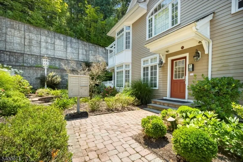 60 Chestnut St #2, Morristown, NJ 07960 - Image #3