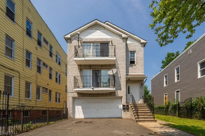 305 W Runyon St, Newark, NJ 07108 - Image #2
