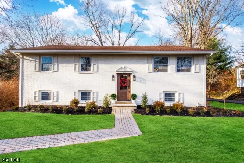 4 Barberry Rd, Morris, NJ 07960 - Image #1