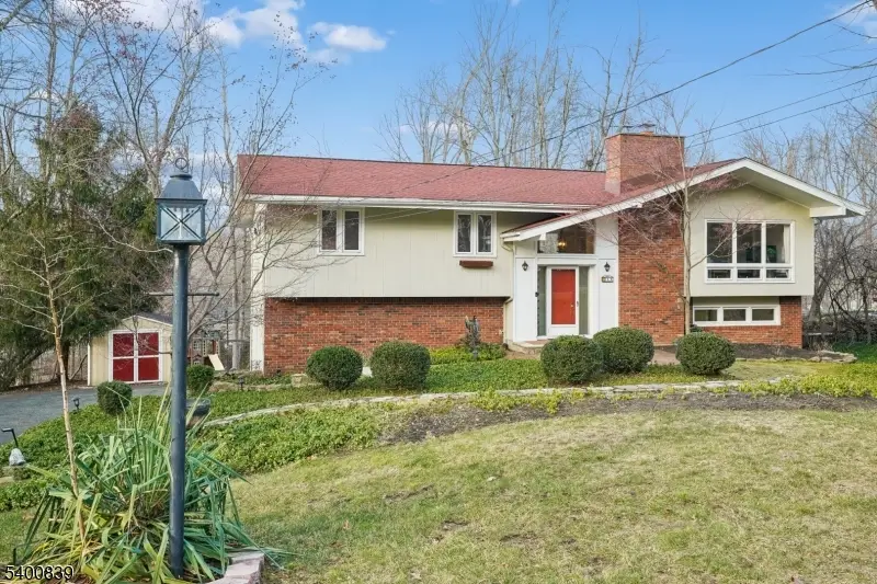 11 Hillcrest Dr, Randolph, NJ 07869 - Image #2