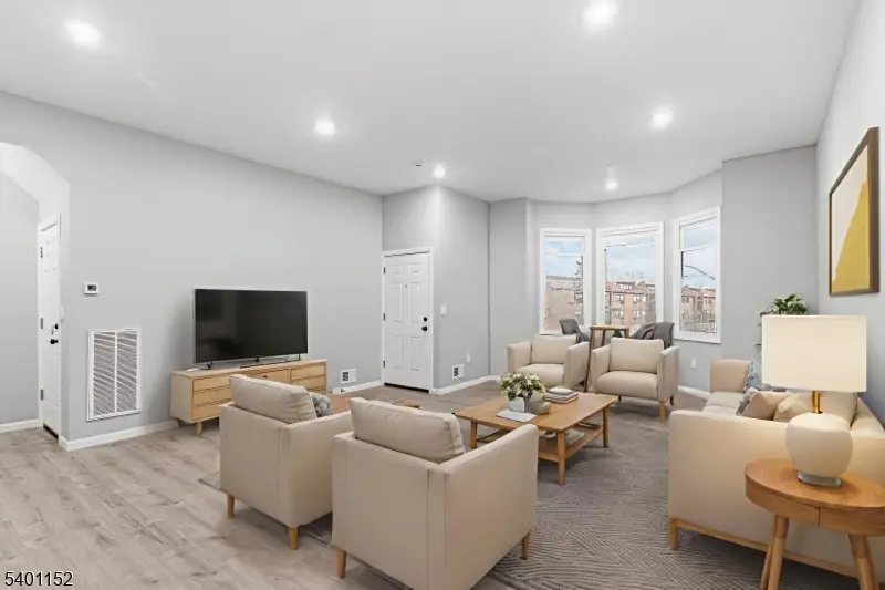 327 S Orange Ave, Newark, NJ 07103 - Image #2