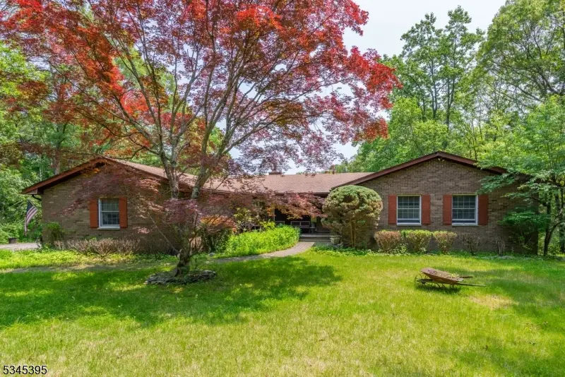 992 Stillwater Rd, Stillwater, NJ 07860 - Image #1