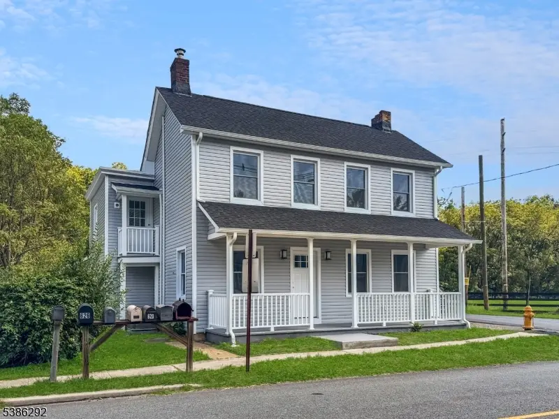 631 S Main St, Stewartsville, NJ 08886 - Image #1