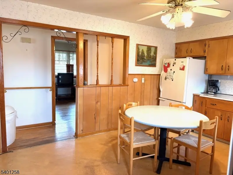 401 Stuyvesant Ave, Lyndhurst, NJ 07071 - Image #2