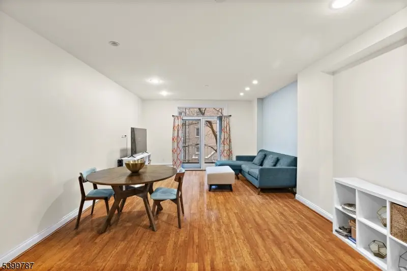 207-31 Shearwater Ct West #31, Jersey City, NJ 07305 - Image #2