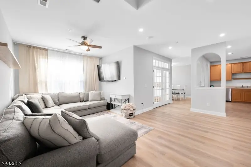 34 Limerick Ln, Lopatcong, NJ 08865 - Image #1