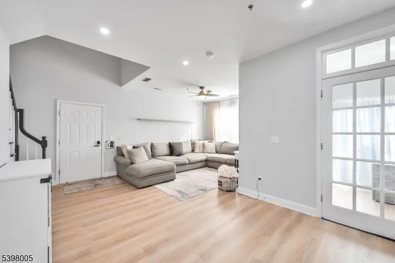 34 Limerick Ln, Lopatcong, NJ 08865 - Image #3