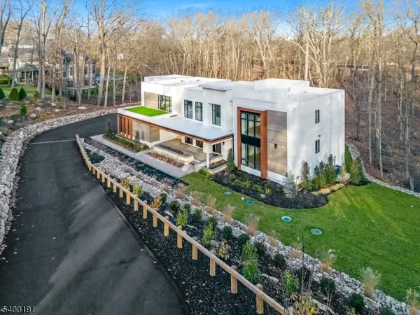 10 Big Ramapo Rd, Saddle River Boro, NJ 07458