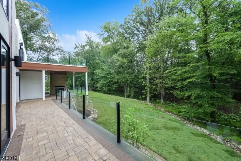 10 Big Ramapo Rd, Saddle River, NJ 07458 - Image #3
